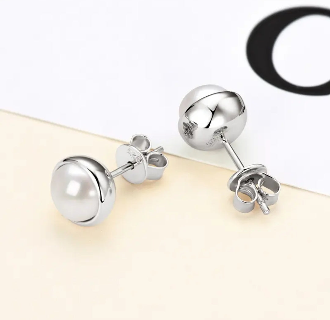 3.5-4mm classic pearl earrings