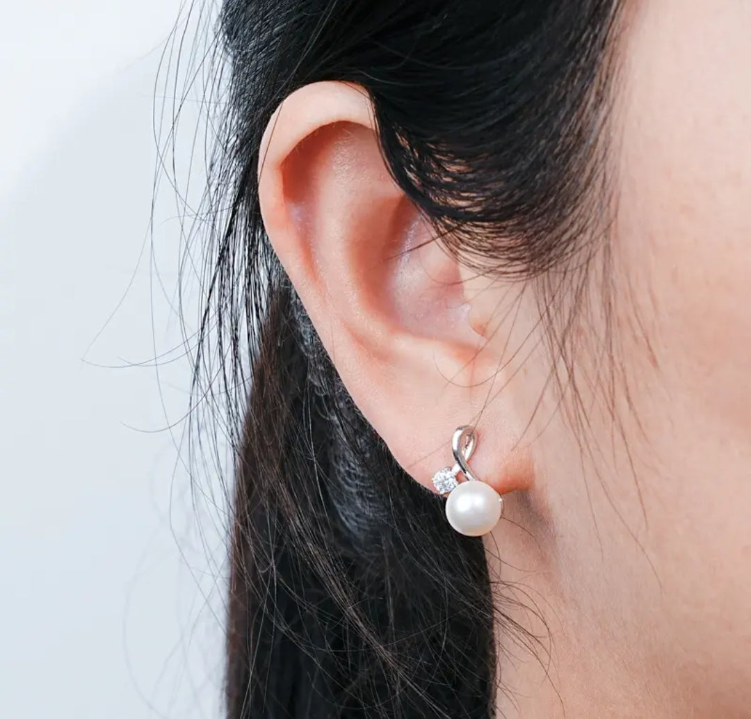8mm twisted pearl earrings