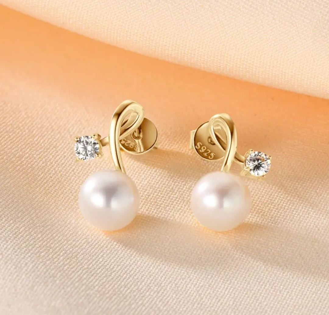 8mm twisted pearl earrings