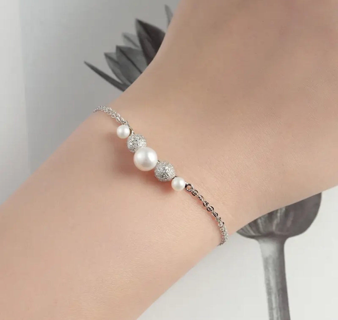 7mm/4mm white pearl bracelet