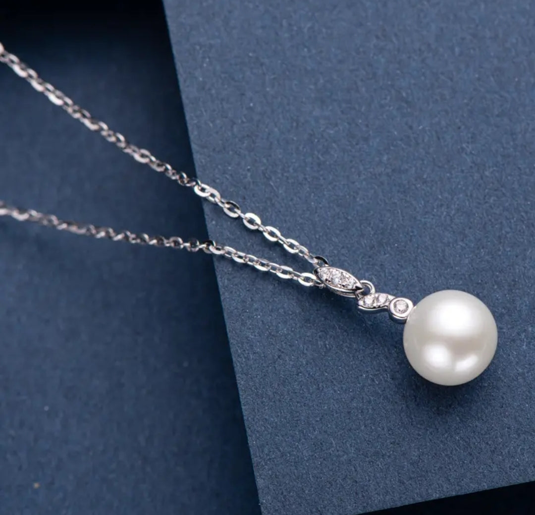 7.5-8mm leaves shape pearl pendant necklace