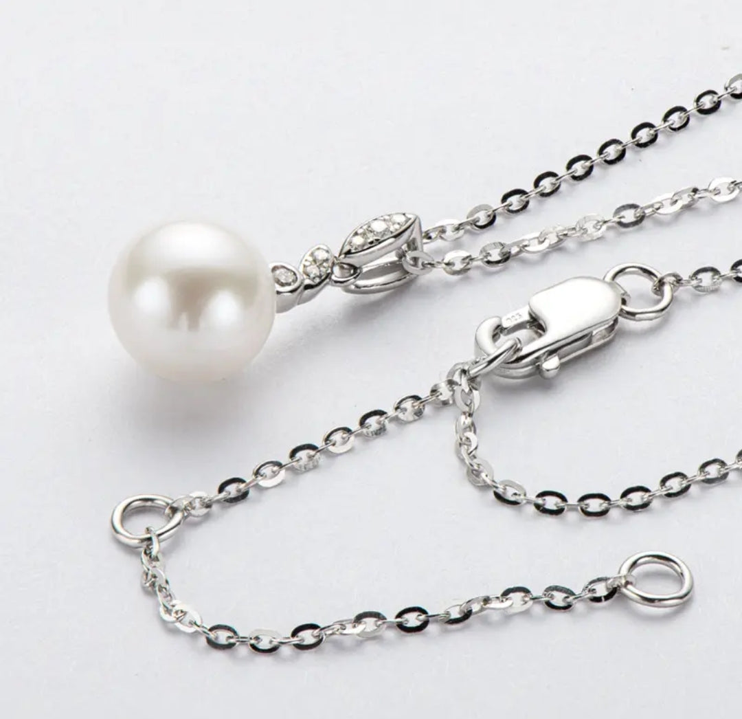 7.5-8mm leaves shape pearl pendant necklace
