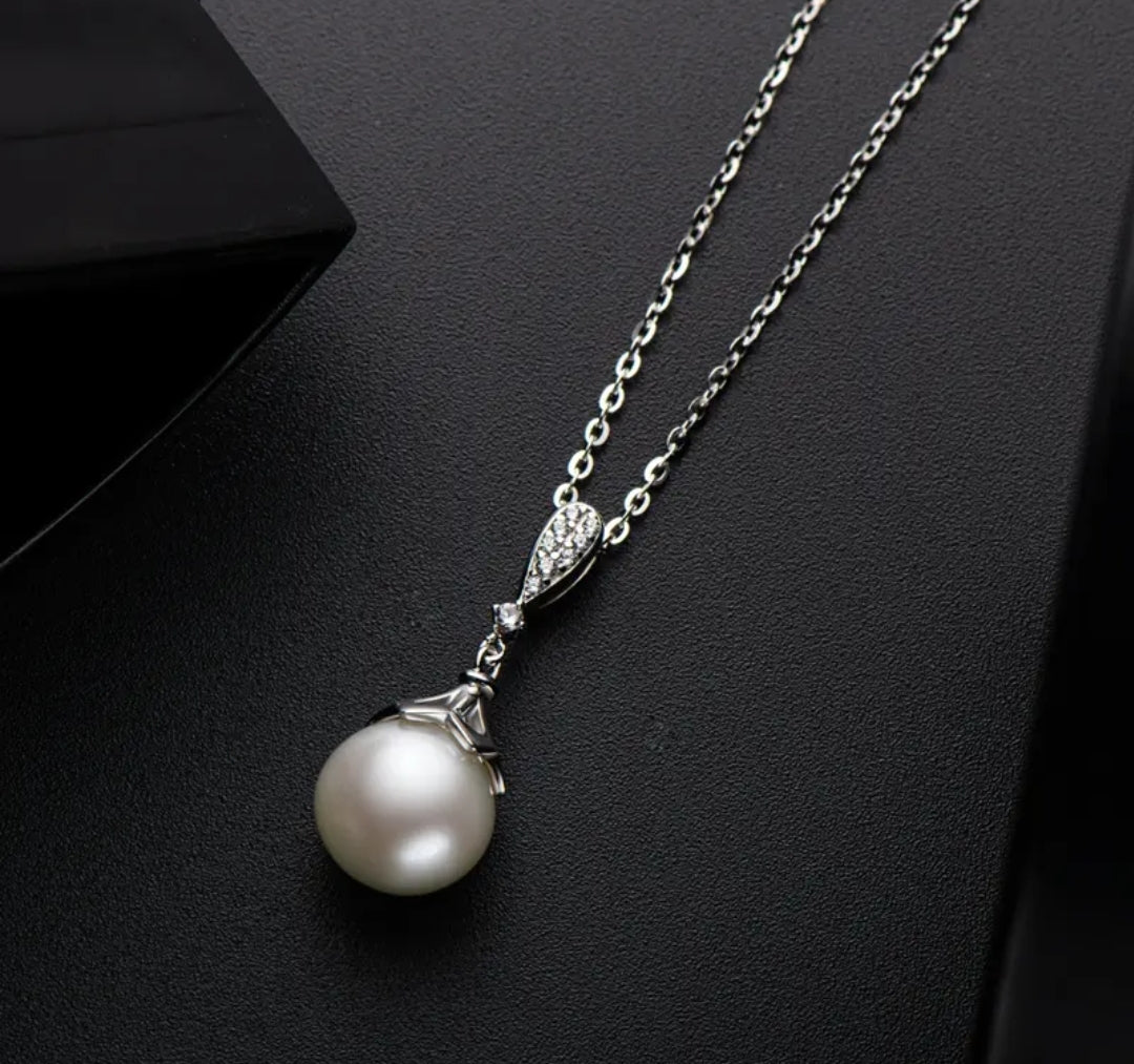 8.5-9mm drop pearl pendant necklace