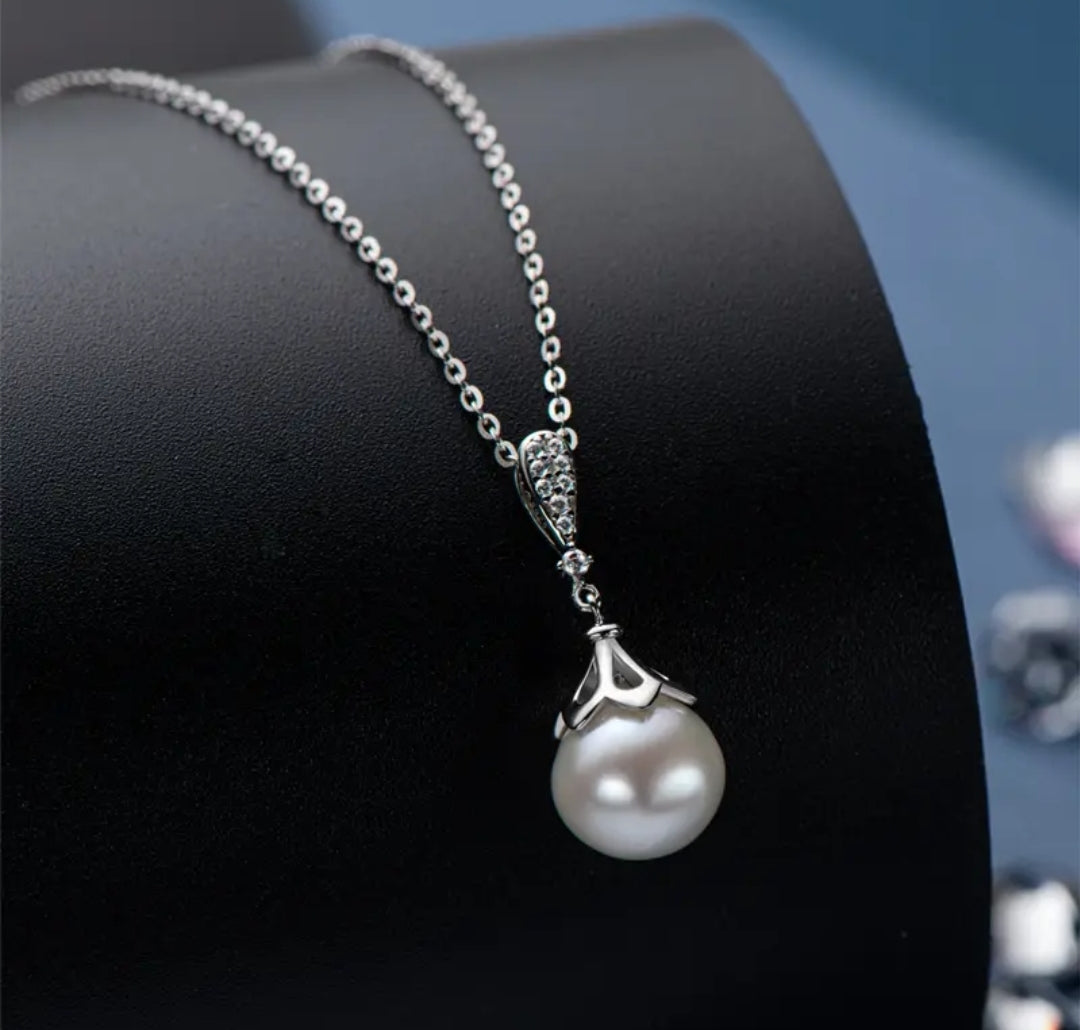 8.5-9mm drop pearl pendant necklace