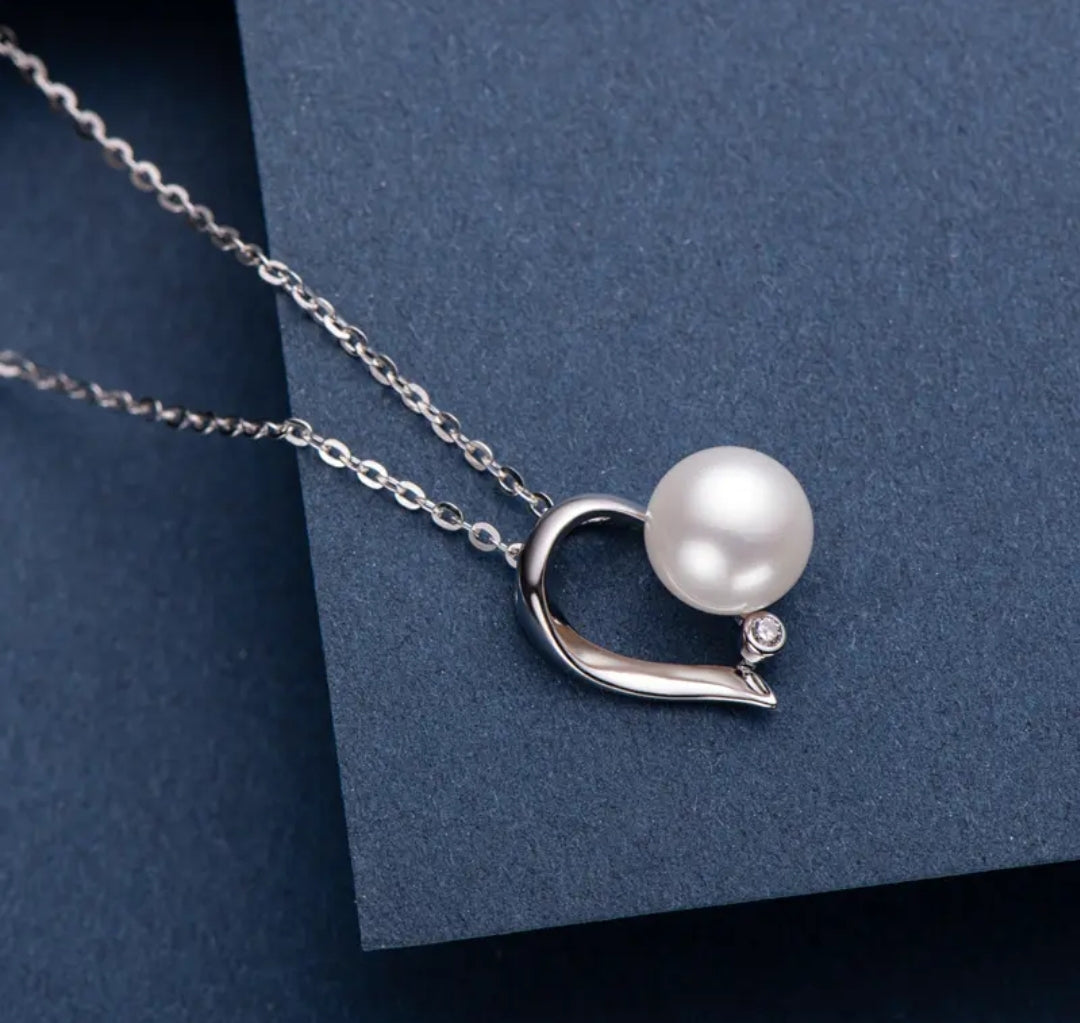 7.5-8mm unique heart shape pearl pendant necklace