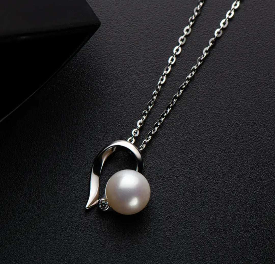 7.5-8mm unique heart shape pearl pendant necklace