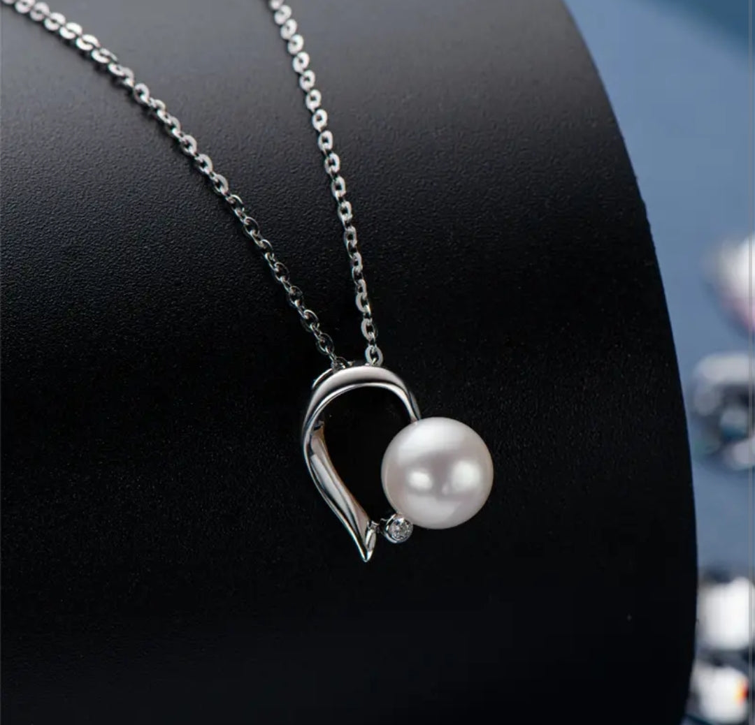 7.5-8mm unique heart shape pearl pendant necklace
