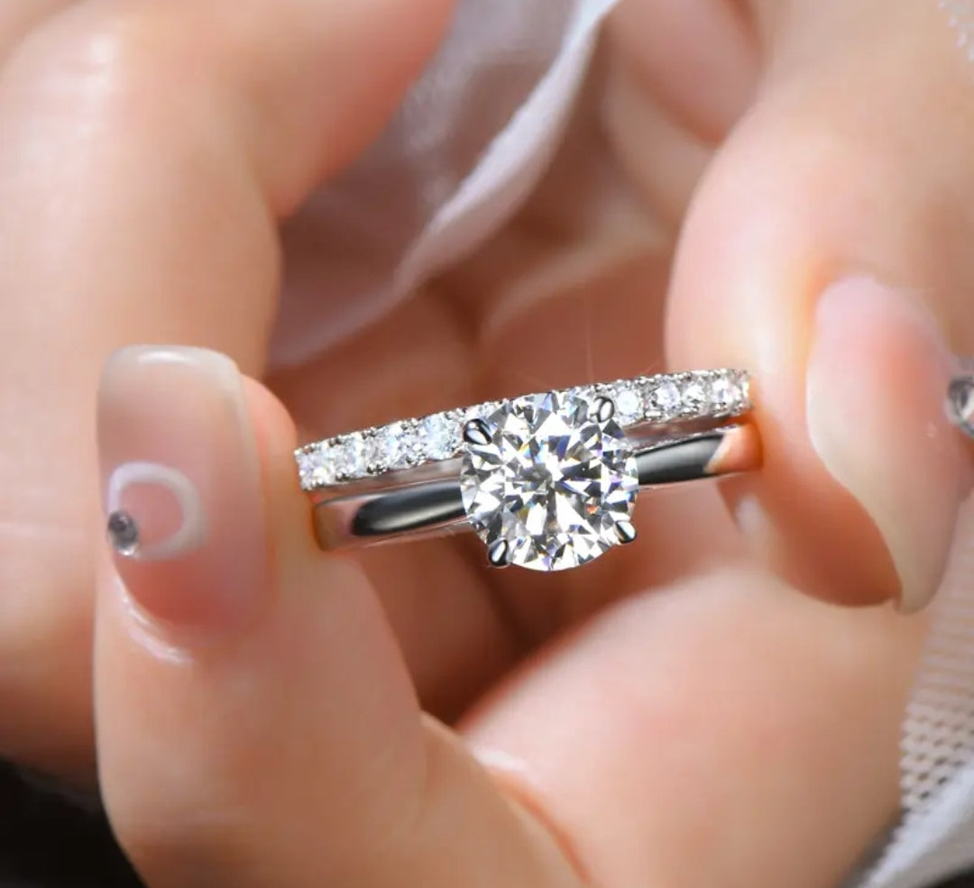 8mm and 2mm*13pcs moissanite engagement ring